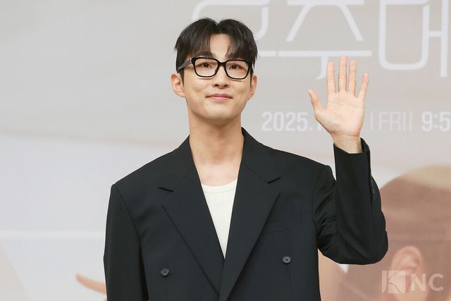 배우 배나라가 10일 오후 2시 서울시 양천구 SBS 목동사옥에서 진행된 SBS 새 금토드라마 ‘우주메리미’(연출 송현욱/극본 이하나) 제작발표회에서 포즈를 취하고 있다. 사진=김규빈 기자