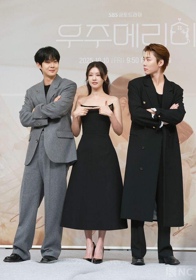 배우 최우식, 정소민, 서범준이 10일 오후 2시 서울시 양천구 SBS 목동사옥에서 진행된 SBS 새 금토드라마 ‘우주메리미’(연출 송현욱/극본 이하나) 제작발표회에서 포즈를 취하고 있다. 사진=김규빈 기자