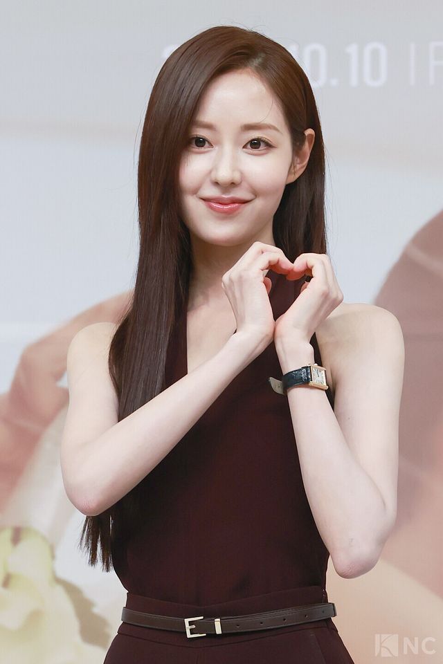 배우 신슬기가 10일 오후 2시 서울시 양천구 SBS 목동사옥에서 진행된 SBS 새 금토드라마 ‘우주메리미’(연출 송현욱/극본 이하나) 제작발표회에서 포즈를 취하고 있다. 사진=김규빈 기자