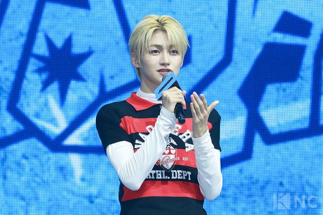 그룹 투어스(TWS) 오후 4시 서울 광진구 예스24라이브홀에서 진행된 미니 4집 ‘플레이 하드(play hard)’ 발매 기념 쇼케이스에서 소감을 말하고 있다. 사진=김규빈 기자