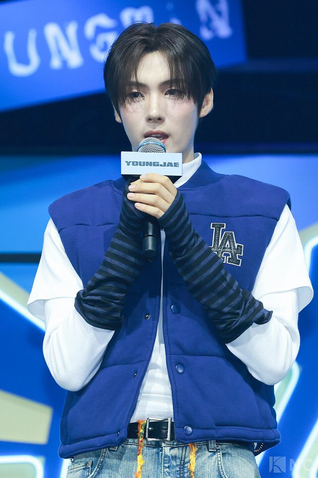 그룹 투어스(TWS) 영재가 오후 4시 서울 광진구 예스24라이브홀에서 진행된 미니 4집 ‘플레이 하드(play hard)’ 발매 기념 쇼케이스에서 소감을 말하고 있다. 사진=김규빈 기자