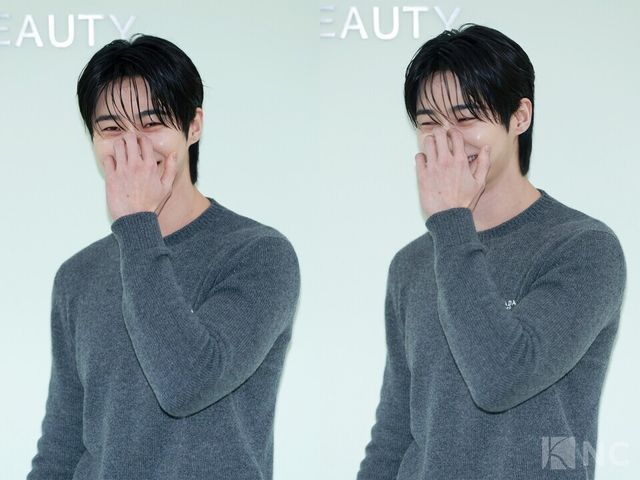 배우 변우석이 13일 오후 2시 서울 성동구 한 스튜디오에서 프라다 뷰티 바나나 립 밤 출시 기념 포토콜에서 포즈를 취하고 있다. 사진=김규빈 기자