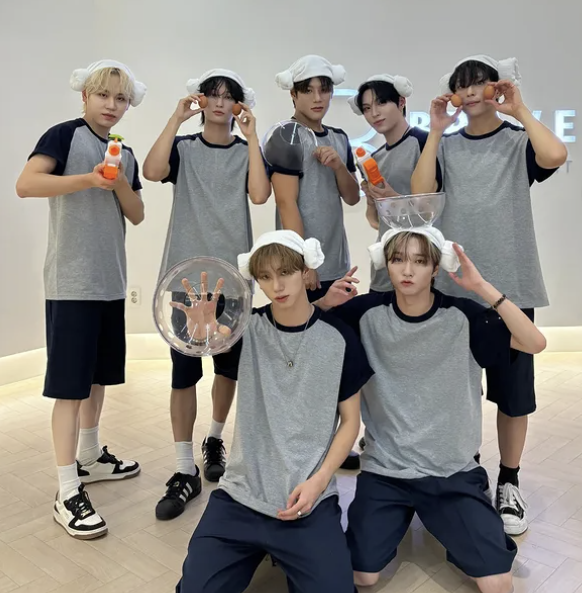 그룹 다크비. 사진=공식 SNS