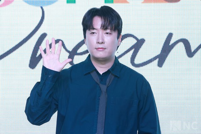 밴드 소란(SORAN) 서면호가 16일 오후 2시 MPMG 사옥에서 진행된 EP ‘드림(DREAM)’ 발매 기념 쇼케이스에서 포즈를 취하고 있다. 사진=김규빈 기자