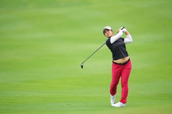 19일 오후 전남 해남 파인비치 골프링크스에서 열린 BMW 레이디스 챔피언십 2025 파이널 라운드에서 24언더파로 최종 우승한 김세영이 2번홀에서 세컨샷을 날리고 있다. /사진=BMW 레이디스 챔피언십 대회 조직위원회