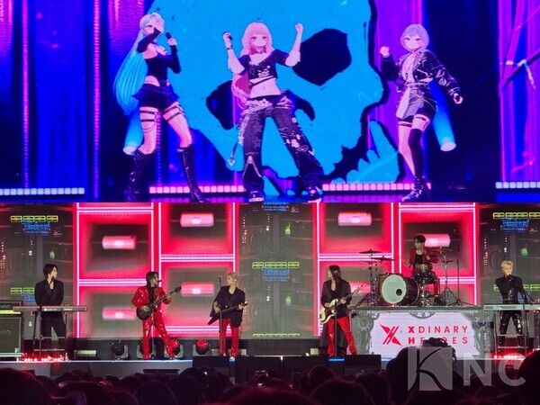 지난 18일 서울 마포구 상암문화광장에서는 MBC '버추얼라이브 페스티벌 with 쿠팡플레이'(VLF) 1일차 공연이 열렸다.