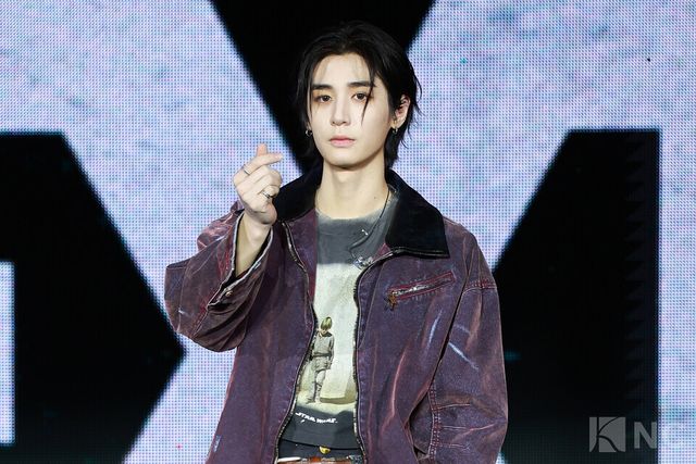 그룹 보이넥스트도어(BOYNEXTDOOR) 이한이 20일 오후 2시 서울 강서구 KBS아레나에서 진행된 미니 5집 ‘디 액션(The Action)’ 발매 기념 쇼케이스에서 포즈를 취하고 있다. 사진=김규빈 기자