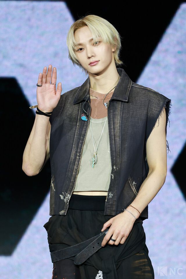 그룹 보이넥스트도어(BOYNEXTDOOR) 성호가 20일 오후 2시 서울 강서구 KBS아레나에서 진행된 미니 5집 ‘디 액션(The Action)’ 발매 기념 쇼케이스에서 포즈를 취하고 있다. 사진=김규빈 기자