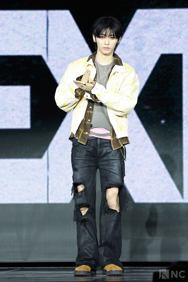 그룹 보이넥스트도어(BOYNEXTDOOR) 태산이 20일 오후 2시 서울 강서구 KBS아레나에서 진행된 미니 5집 ‘디 액션(The Action)’ 발매 기념 쇼케이스에서 포즈를 취하고 있다. 사진=김규빈 기자