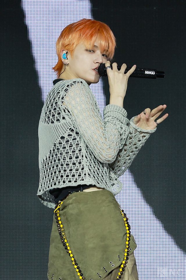 그룹 보이넥스트도어(BOYNEXTDOOR) 리우가 20일 오후 2시 서울 강서구 KBS아레나에서 진행된 미니 5집 ‘디 액션(The Action)’ 발매 기념 쇼케이스에서 타이틀곡 무대를 선보이고 있다. 사진=김규빈 기자