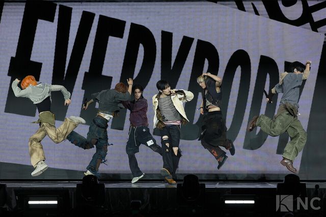 그룹 보이넥스트도어(BOYNEXTDOOR)가 20일 오후 2시 서울 강서구 KBS아레나에서 진행된 미니 5집 ‘디 액션(The Action)’ 발매 기념 쇼케이스에서 타이틀곡 무대를 선보이고 있다. 사진=김규빈 기자