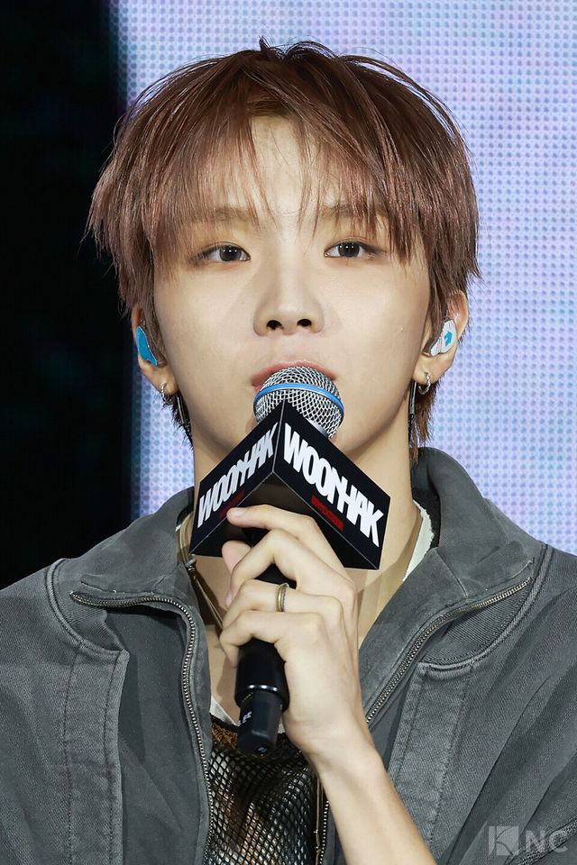 그룹 보이넥스트도어(BOYNEXTDOOR) 20일 오후 2시 서울 강서구 KBS아레나에서 진행된 미니 5집 ‘디 액션(The Action)’ 발매 기념 쇼케이스에서 소감을 말하고 있다. 사진=김규빈 기자