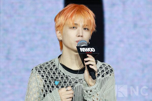 그룹 보이넥스트도어(BOYNEXTDOOR) 리우가 20일 오후 2시 서울 강서구 KBS아레나에서 진행된 미니 5집 ‘디 액션(The Action)’ 발매 기념 쇼케이스에서 소감을 말하고 있다. 사진=김규빈 기자