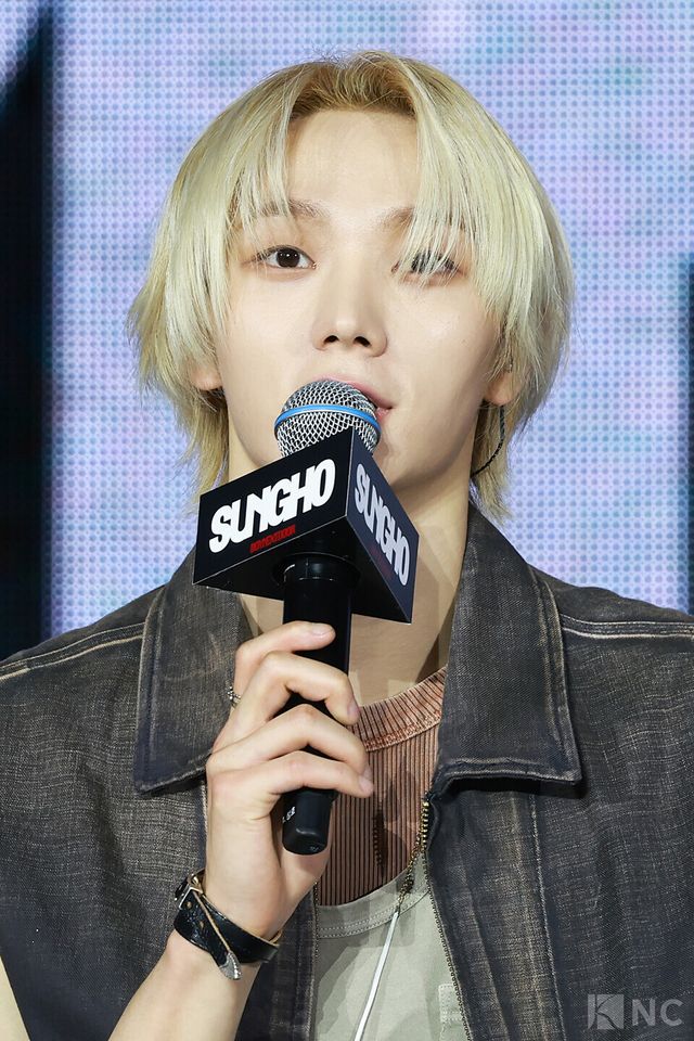 그룹 보이넥스트도어(BOYNEXTDOOR) 성호가 20일 오후 2시 서울 강서구 KBS아레나에서 진행된 미니 5집 ‘디 액션(The Action)’ 발매 기념 쇼케이스에서 소감을 말하고 있다. 사진=김규빈 기자