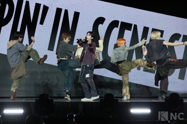 그룹 보이넥스트도어(BOYNEXTDOOR)가 20일 오후 2시 서울 강서구 KBS아레나에서 진행된 미니 5집 ‘디 액션(The Action)’ 발매 기념 쇼케이스에서 타이틀곡 무대를 선보이고 있다. 사진=김규빈 기자