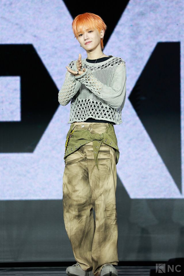 그룹 보이넥스트도어(BOYNEXTDOOR) 리우가 20일 오후 2시 서울 강서구 KBS아레나에서 진행된 미니 5집 ‘디 액션(The Action)’ 발매 기념 쇼케이스에서 포즈를 취하고 있다. 사진=김규빈 기자