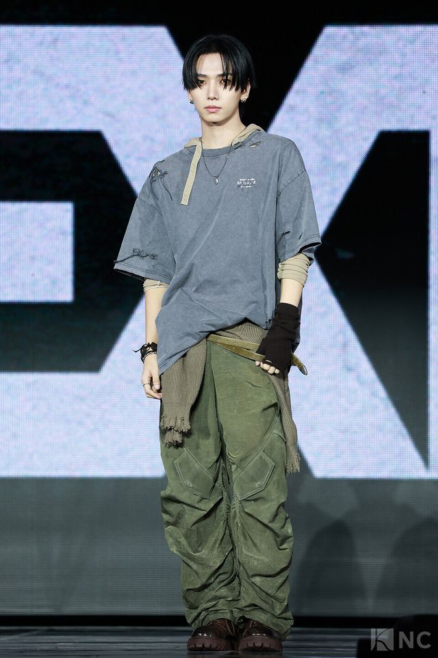 그룹 보이넥스트도어(BOYNEXTDOOR) 명재현이 20일 오후 2시 서울 강서구 KBS아레나에서 진행된 미니 5집 ‘디 액션(The Action)’ 발매 기념 쇼케이스에서 포즈를 취하고 있다. 사진=김규빈 기자