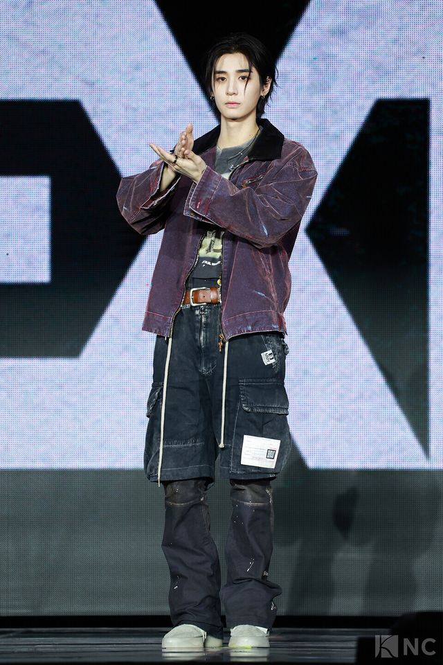 그룹 보이넥스트도어(BOYNEXTDOOR) 이한이 20일 오후 2시 서울 강서구 KBS아레나에서 진행된 미니 5집 ‘디 액션(The Action)’ 발매 기념 쇼케이스에서 포즈를 취하고 있다. 사진=김규빈 기자