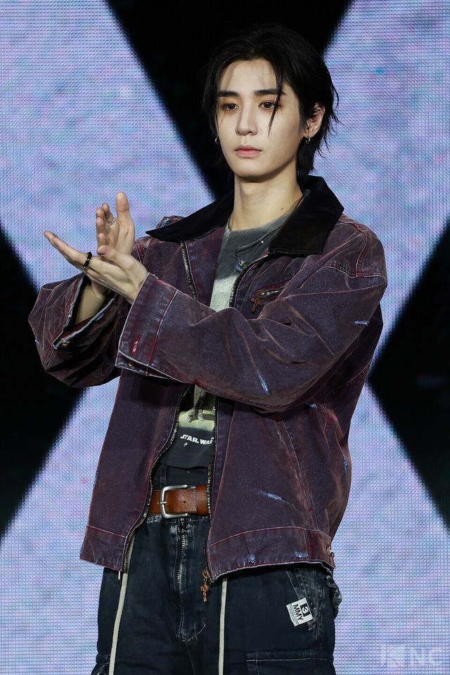 그룹 보이넥스트도어(BOYNEXTDOOR) 이한이 20일 오후 2시 서울 강서구 KBS아레나에서 진행된 미니 5집 ‘디 액션(The Action)’ 발매 기념 쇼케이스에서 포즈를 취하고 있다. 사진=김규빈 기자