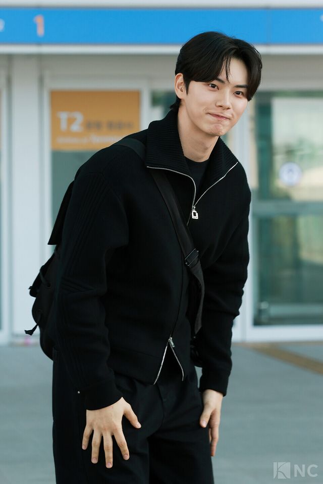 배우 이채민이 21일 오후 4시 폭군의 셰프 포상 휴가 참석 차 인천국제공항 제2여객터미널을 통해 베트남 다낭으로 출국하고 있다. 사진=김규빈 기자