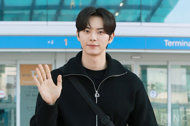 배우 이채민이 21일 오후 4시 폭군의 셰프 포상 휴가 참석 차 인천국제공항 제2여객터미널을 통해 베트남 다낭으로 출국하고 있다. 사진=김규빈 기자