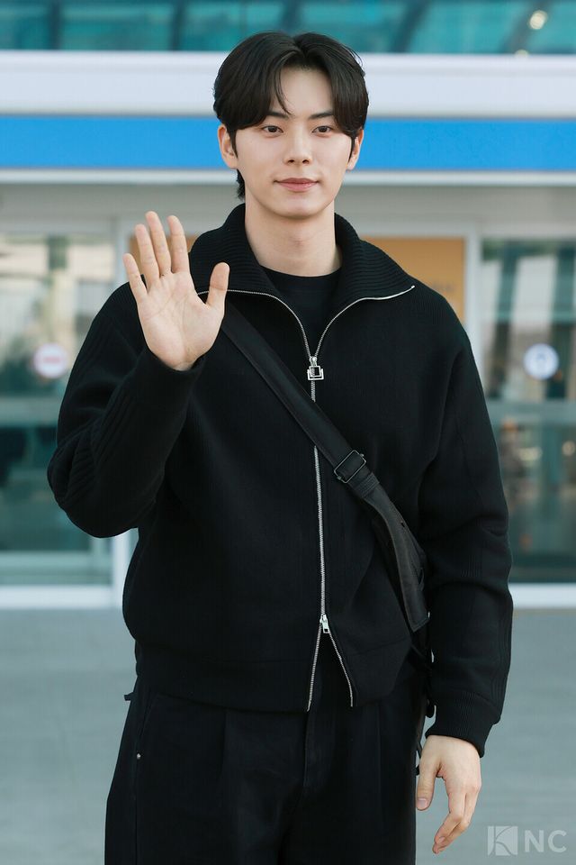 배우 이채민이 21일 오후 4시 폭군의 셰프 포상 휴가 참석 차 인천국제공항 제2여객터미널을 통해 베트남 다낭으로 출국하고 있다. 사진=김규빈 기자