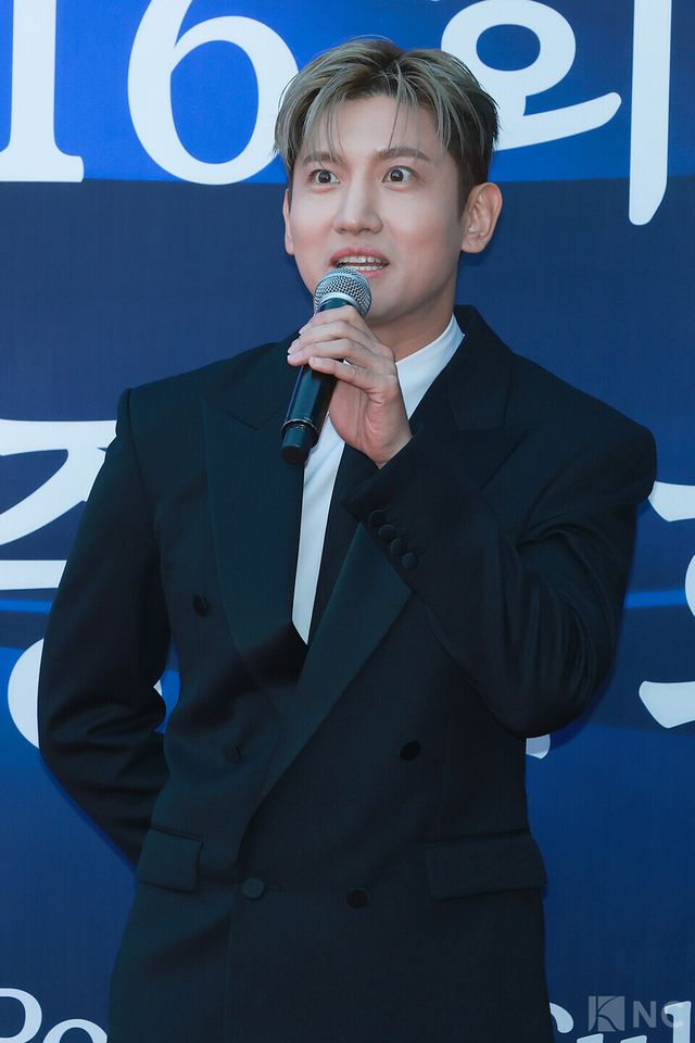 그룹 동방신기(TVXQ) 최강창민이 23일 오후 5시 서울 중구 국립극장 해오름극장에서 진행된 2025 대한민국 대중문화예술상 시상식에 앞서 레드카펫을 밟고 있다. 사진=김규빈 기자