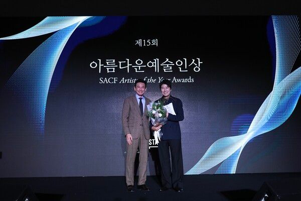 황정민, 송강호. 사진=(재)신영균예술문화재단