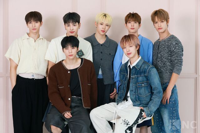 그룹 넥스지(NEXZ)가 23일 오후 3시 서울 성동구 모처에서 진행된 ‘비트복서(Beat-Boxer)’ 발매 기념 포토콜에서 포즈를 취하고 있다. 사진=김규빈 기자