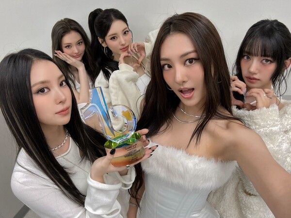 MEOVV(미야오). 사진=더블랙레이블