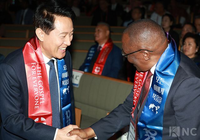 오세훈 서울 시장이 27일 서울 서초구 사랑의 교회 본당에서 열린 ‘2025 WEA 서울총회’ 개막식에 참석했다. 사진=김규빈 기자