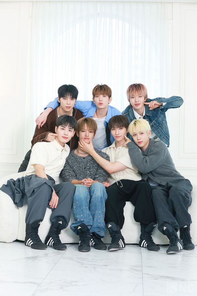 그룹 넥스지(NEXZ)가 23일 오후 3시 서울 성동구 모처에서 진행된 ‘비트복서(Beat-Boxer)’ 발매 기념 포토콜에서 포즈를 취하고 있다. 사진=김규빈 기자