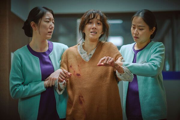 '햐안 차를 탄 여자'. 사진=㈜바이포엠스튜디오