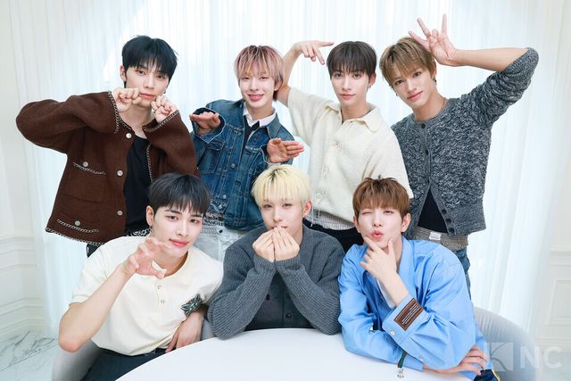 그룹 넥스지(NEXZ)가 23일 오후 3시 서울 성동구 모처에서 진행된 ‘비트복서(Beat-Boxer)’ 발매 기념 포토콜에서 포즈를 취하고 있다. 사진=김규빈 기자