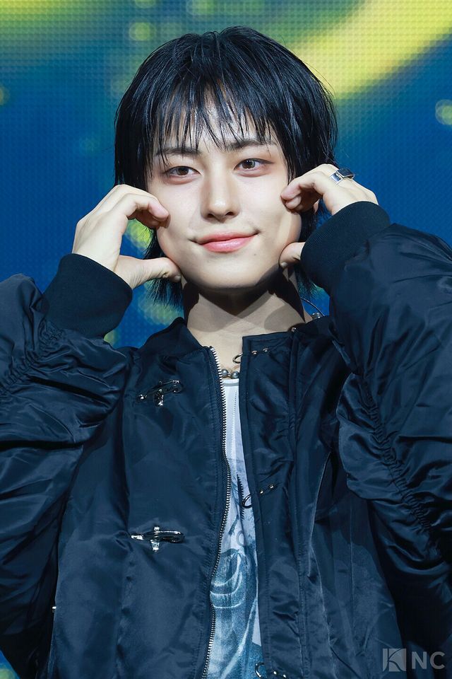 그룹 앤팀(&TEAM) 타키가 28일 오후 2시 서울 용산구 블루스퀘어 SOL트래블홀에서 진행된 한국 데뷔 앨범 ‘백 투 라이프(Back to Life)’ 발매 기념 쇼케이스에서 포즈를 취하고 있다. 사진=김규빈 기자