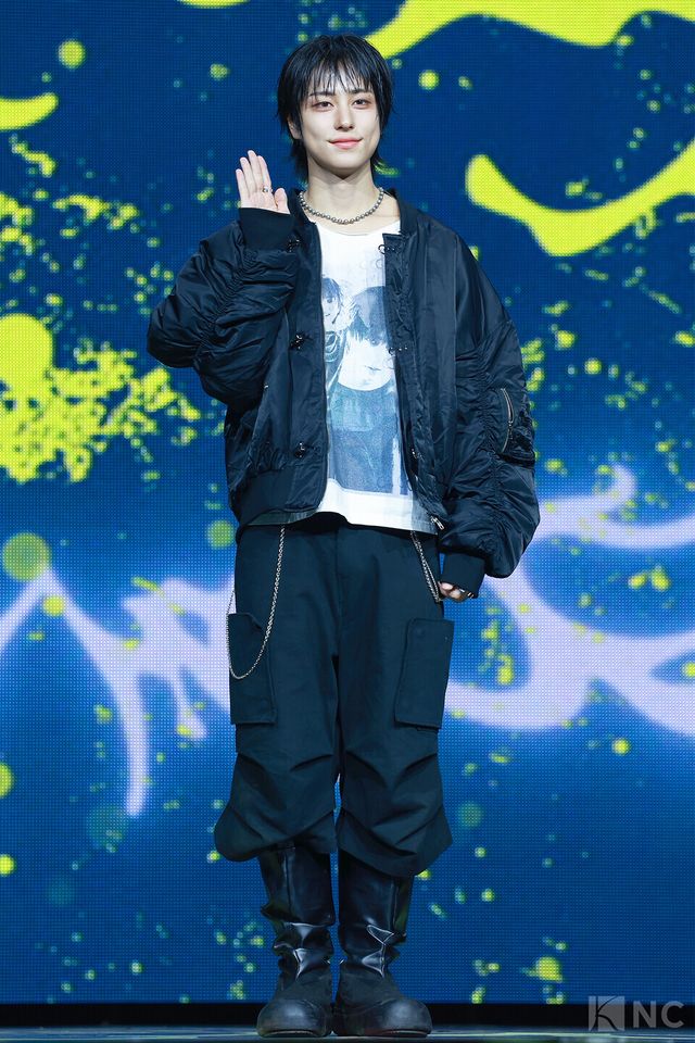 그룹 앤팀(&TEAM) 타키가 28일 오후 2시 서울 용산구 블루스퀘어 SOL트래블홀에서 진행된 한국 데뷔 앨범 ‘백 투 라이프(Back to Life)’ 발매 기념 쇼케이스에서 포즈를 취하고 있다. 사진=김규빈 기자