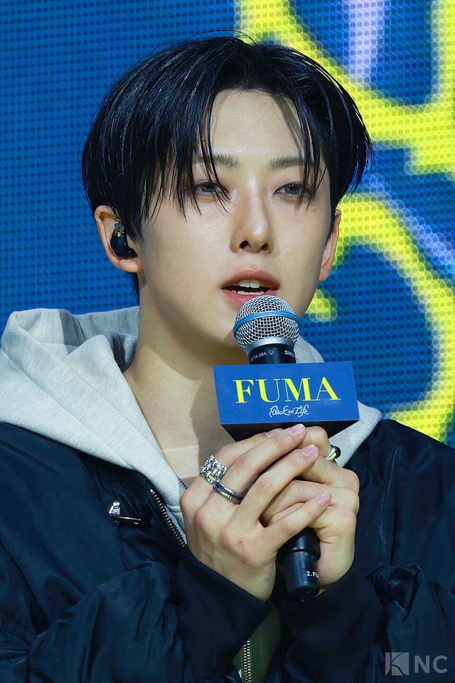 그룹 앤팀(&TEAM) 28일 오후 2시 서울 용산구 블루스퀘어 SOL트래블홀에서 진행된 한국 데뷔 앨범 ‘백 투 라이프(Back to Life)’ 발매 기념 쇼케이스에서 소감을 말하고 있다. 사진=김규빈 기자