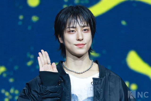 그룹 앤팀(&TEAM) 타키가 28일 오후 2시 서울 용산구 블루스퀘어 SOL트래블홀에서 진행된 한국 데뷔 앨범 ‘백 투 라이프(Back to Life)’ 발매 기념 쇼케이스에서 포즈를 취하고 있다. 사진=김규빈 기자