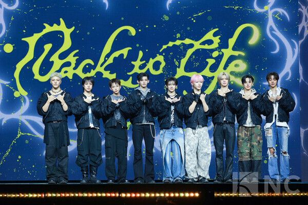 28일 서울 용산구 블루스퀘어 SOL트래블홀에서는 &TEAM(앤팀) 한국 첫 미니 'Back to Life'(백 투 라이프) 발매기념 쇼케이스가 열렸다.&nbsp;사진=김규빈 기자