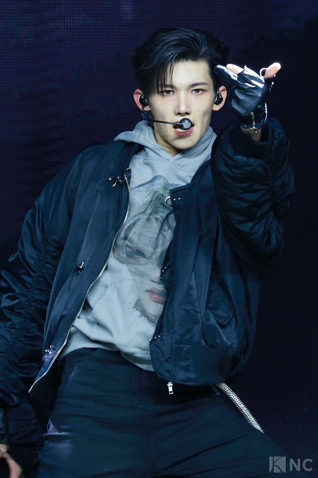 그룹 앤팀(&TEAM) 조가 28일 오후 2시 서울 용산구 블루스퀘어 SOL트래블홀에서 진행된 한국 데뷔 앨범 ‘백 투 라이프(Back to Life)’ 발매 기념 쇼케이스에서 타이틀곡 무대를 선보이고 있다. 사진=김규빈 기자