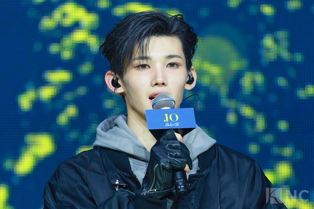 그룹 앤팀(&TEAM) 조가 28일 오후 2시 서울 용산구 블루스퀘어 SOL트래블홀에서 진행된 한국 데뷔 앨범 ‘백 투 라이프(Back to Life)’ 발매 기념 쇼케이스에서 소감을 말하고 있다. 사진=김규빈 기자