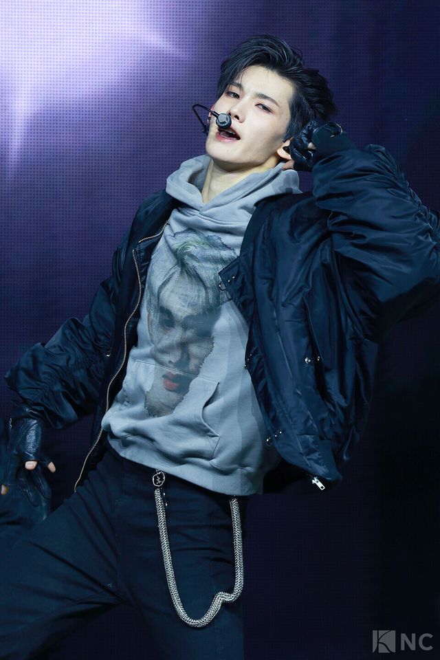 그룹 앤팀(&TEAM) 조가 28일 오후 2시 서울 용산구 블루스퀘어 SOL트래블홀에서 진행된 한국 데뷔 앨범 ‘백 투 라이프(Back to Life)’ 발매 기념 쇼케이스에서 타이틀곡 무대를 선보이고 있다. 사진=김규빈 기자