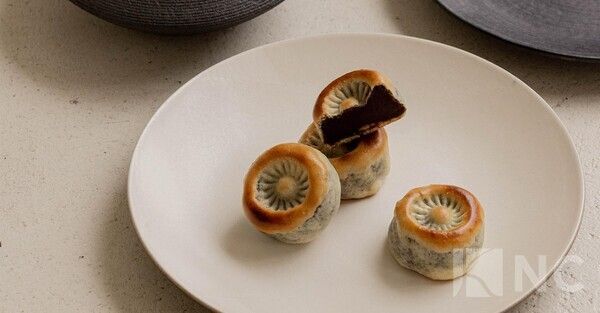 Hwangnam Bread. Photo courtesy of Hwangnam Bread official website and Yonhap News.