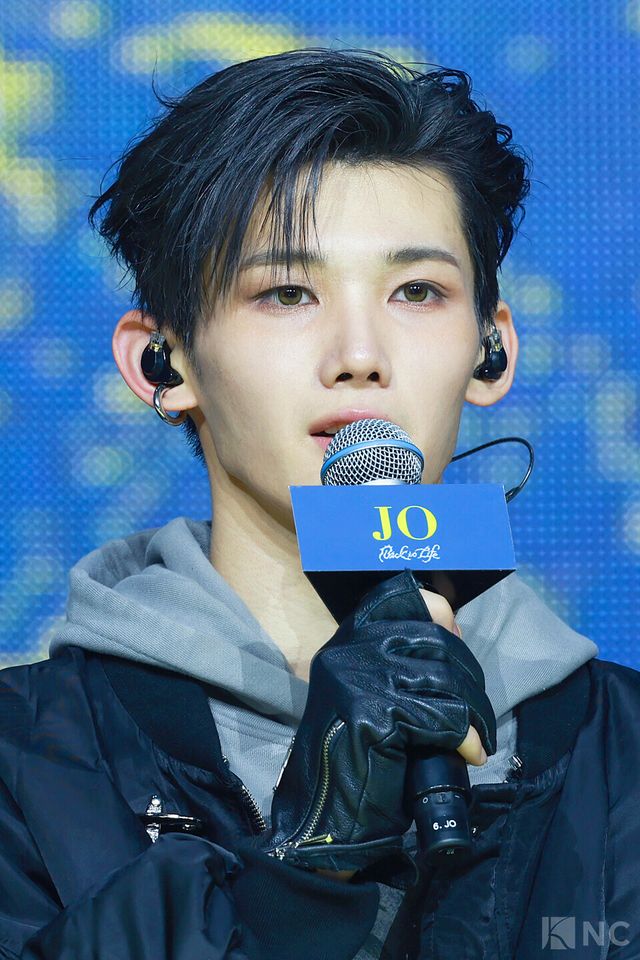 그룹 앤팀(&TEAM) 조가 28일 오후 2시 서울 용산구 블루스퀘어 SOL트래블홀에서 진행된 한국 데뷔 앨범 ‘백 투 라이프(Back to Life)’ 발매 기념 쇼케이스에서 소감을 말하고 있다. 사진=김규빈 기자