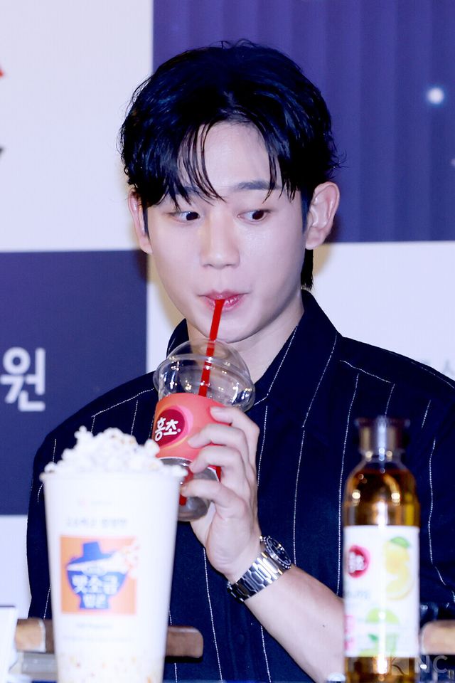 배우 정해인이 29일 오전 11시 서울 영등포구 CGV여의도에서 진행된 제46회 청룡영화상 핸드프린팅 행사에 참석했다. 사진=김규빈 기자