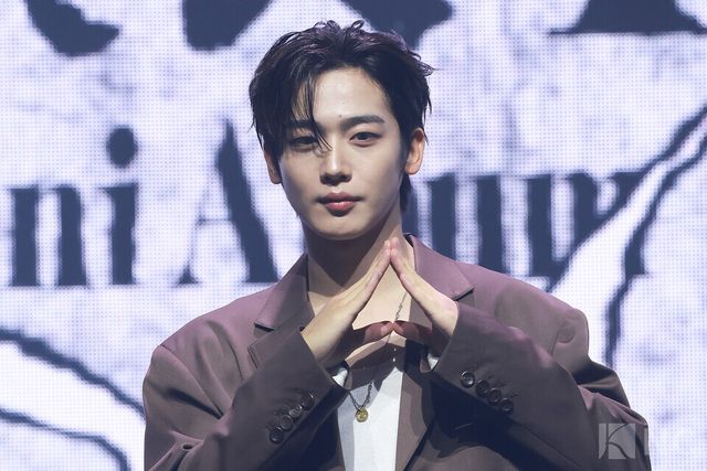 그룹 위아이(WEi) 김요한이 29일 오후 2시 서울 광진구 예스24라이브홀에서 진행된 미니 8집 ‘원더랜드(Wonderland)’ 발매 기념 쇼케이스에 참석했다. 사진=김규빈 기자