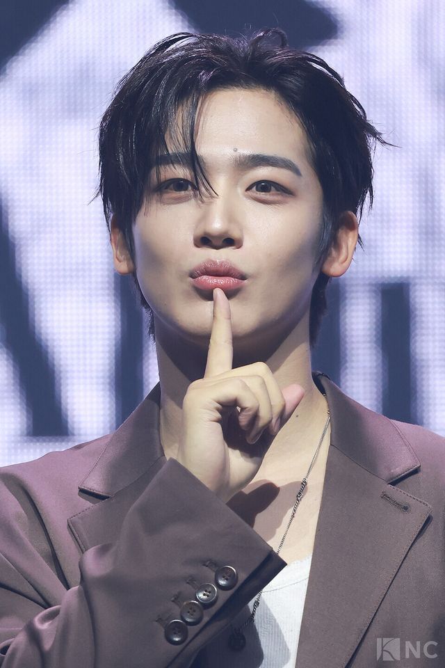 그룹 위아이(WEi) 김요한이 29일 오후 2시 서울 광진구 예스24라이브홀에서 진행된 미니 8집 ‘원더랜드(Wonderland)’ 발매 기념 쇼케이스에 참석했다. 사진=김규빈 기자