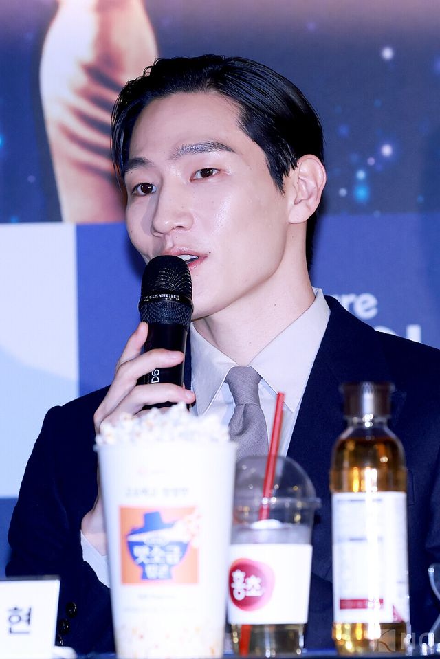 배우 노상현이 29일 오전 11시 서울 영등포구 CGV여의도에서 진행된 제46회 청룡영화상 핸드프린팅 행사에서 소감을 말하고 있다. 사진=김규빈 기자