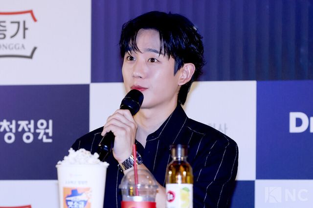 배우 정해인이 29일 오전 11시 서울 영등포구 CGV여의도에서 진행된 제46회 청룡영화상 핸드프린팅 행사에 참석했다. 사진=김규빈 기자