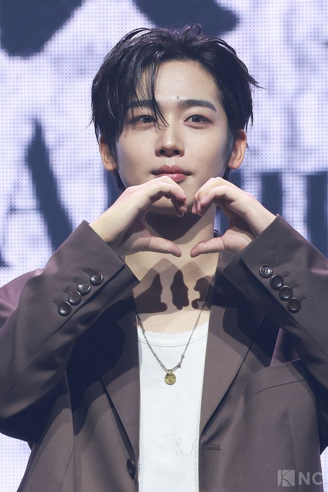 그룹 위아이(WEi) 김요한이 29일 오후 2시 서울 광진구 예스24라이브홀에서 진행된 미니 8집 ‘원더랜드(Wonderland)’ 발매 기념 쇼케이스에 참석했다. 사진=김규빈 기자